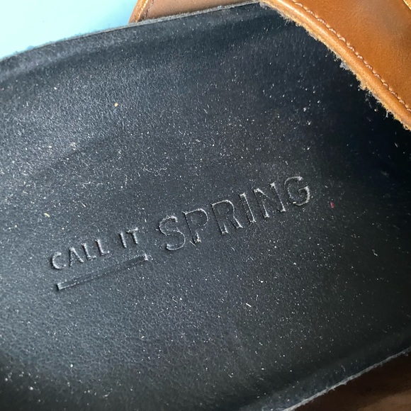 Call it Spring sandals - Picture 3 of 6